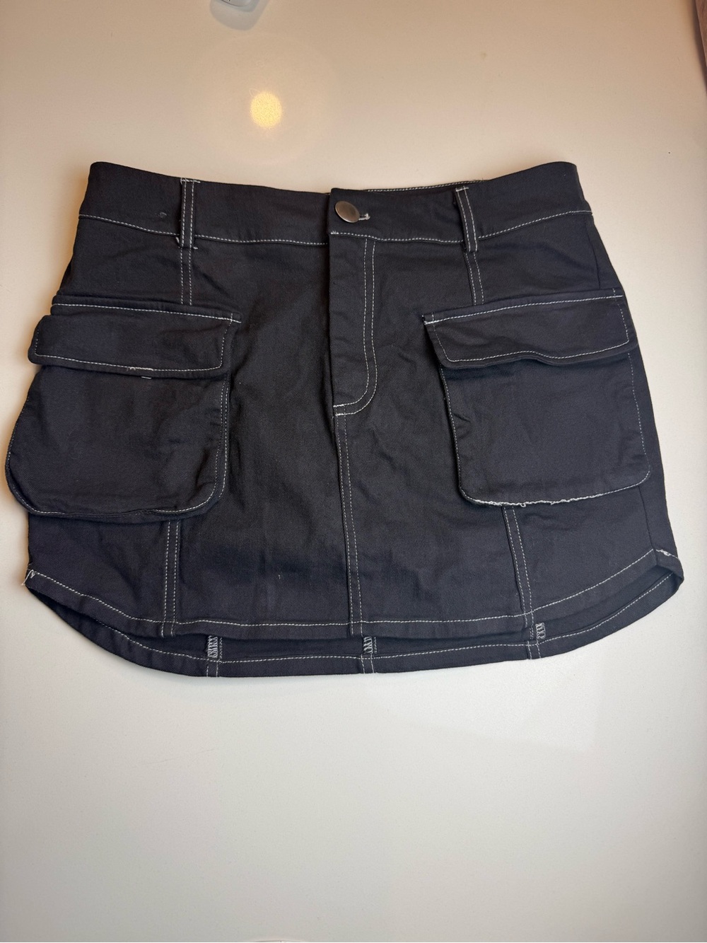 American Threads Black Cargo Pocket Mini Skirt Size M